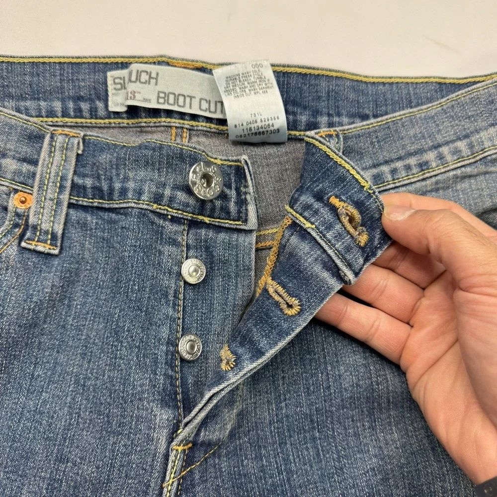 Levis Jeans Women's Suuch Boot Cut Low Rise‎ 32X33 3 Button Close 11L